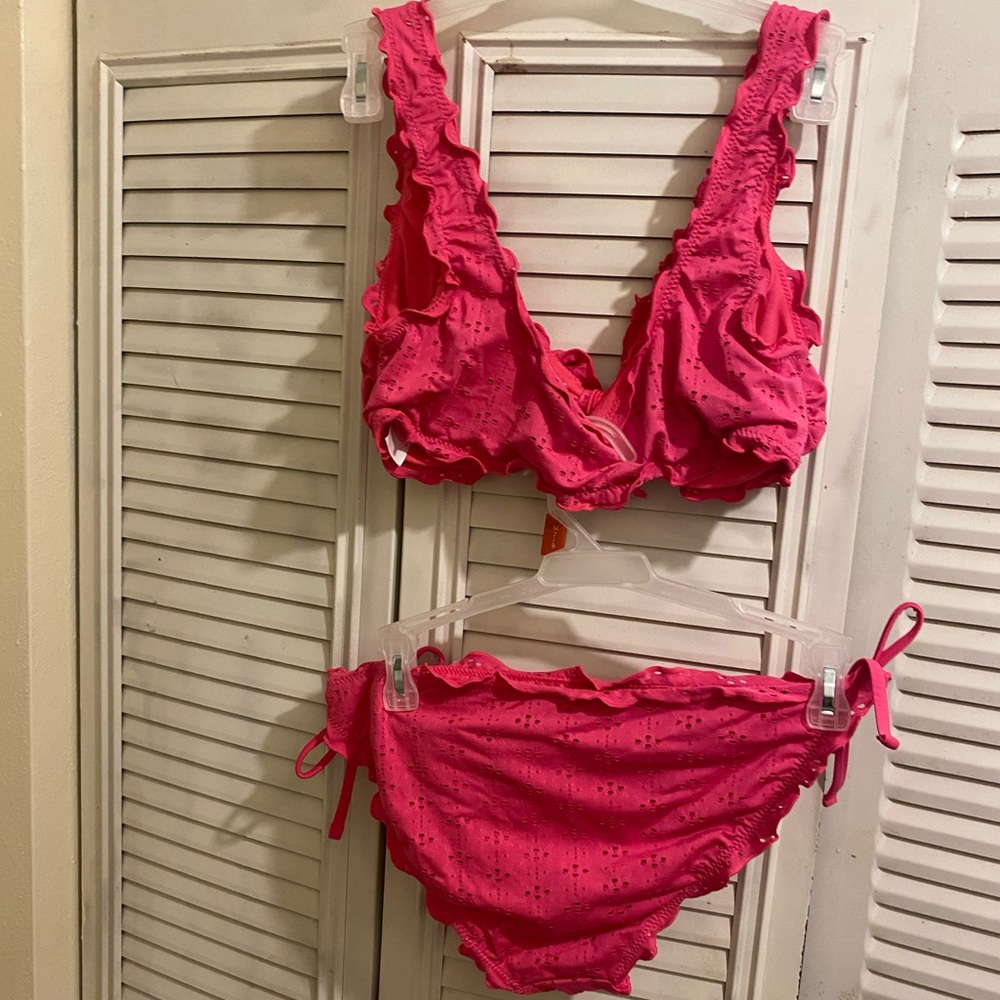 Pink Eyelet Bikini Set - Picture 2 of 4